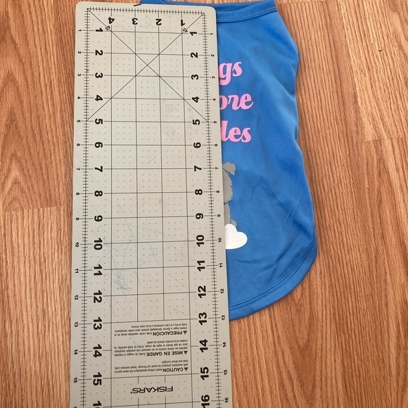 Price drop … NWOT Lightweight Material Dog (Puppy) Shirt with Saying - Picture 4 of 8